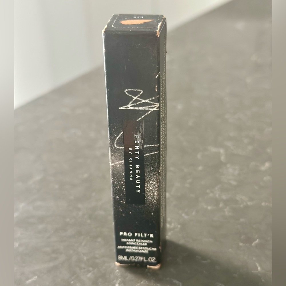 Fenty Beauty Pro Filt’r Instant Retouch Concealer- 370 - Picture 7 of 11